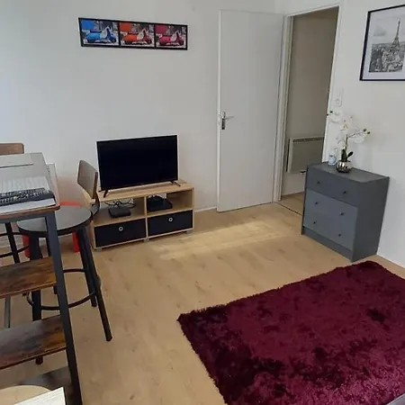 Le Zen -Studio Tout Equipe- Wifi Fibre- Centre Ville Avec Parking Tarbes Exterior foto