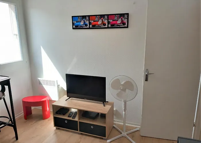 Le Zen -Studio Tout Equipe- Wifi Fibre- Centre Ville Avec Parking